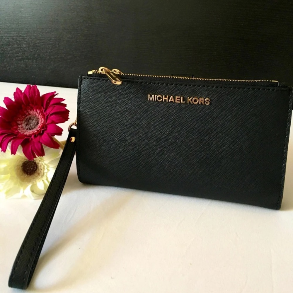 🌻MK🌻Brand new Michael Kors Wallet🌻